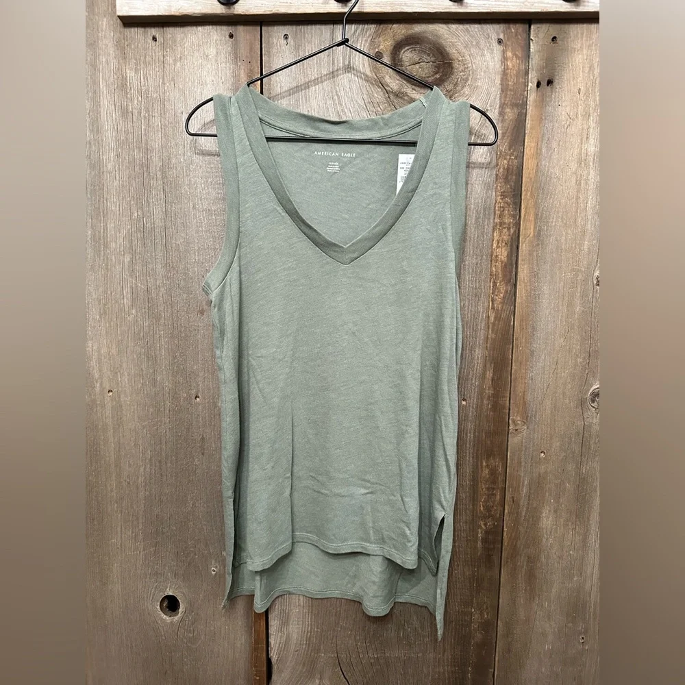 2019 American Eagle V-neck Burnout Tunic Tank Top in Green Size Small Women’s